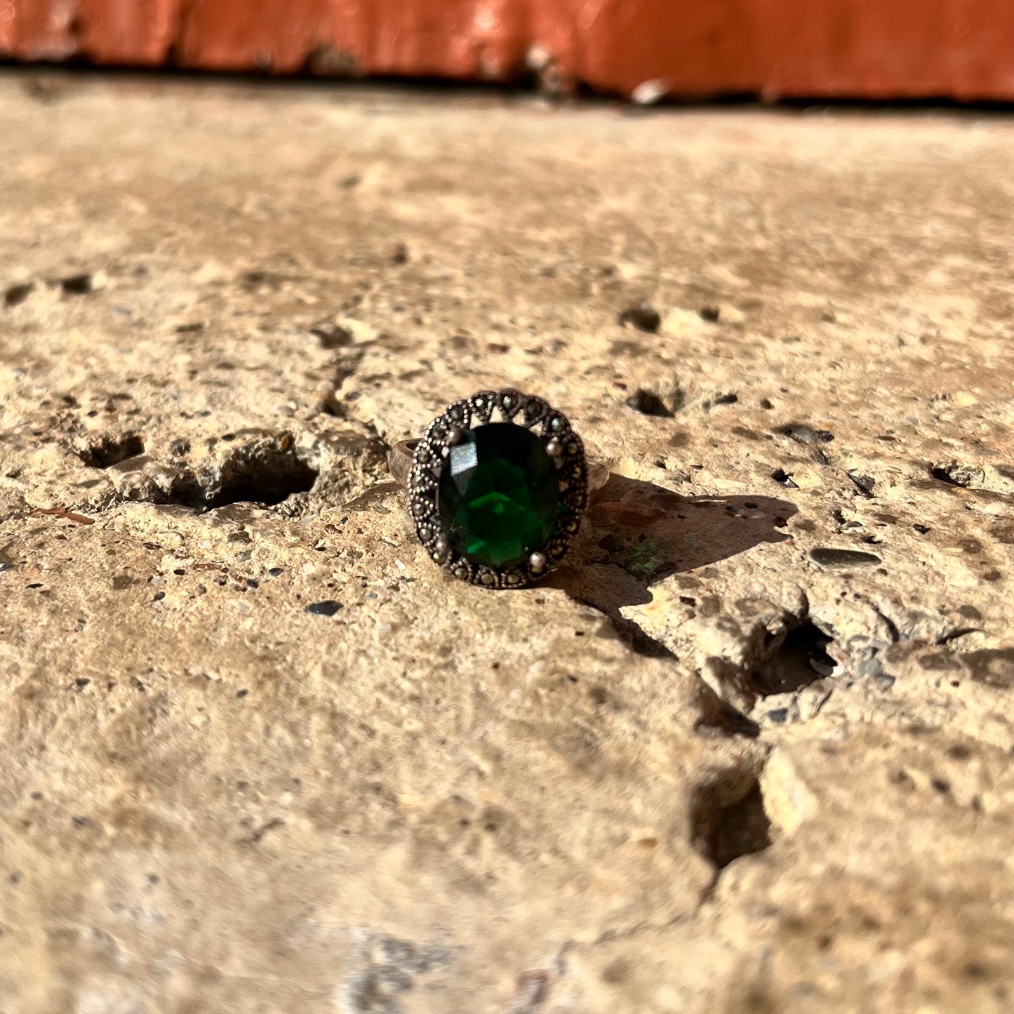 Green stone silver vintage ring