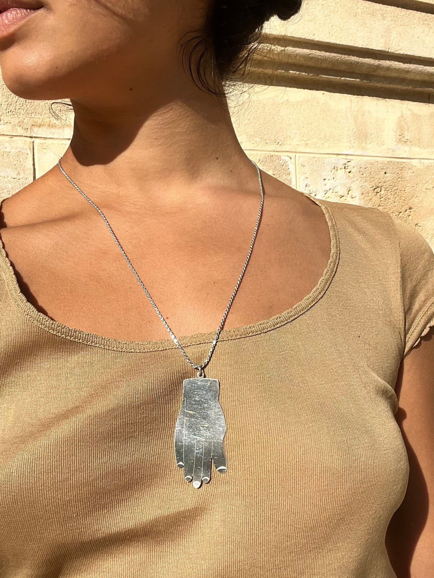 Hand necklace in silver
