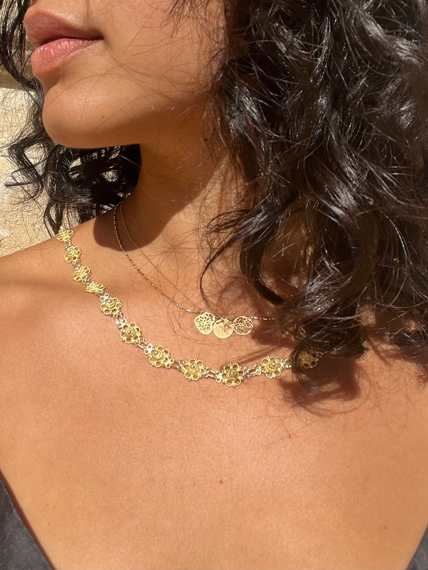 Flower lace gold necklace