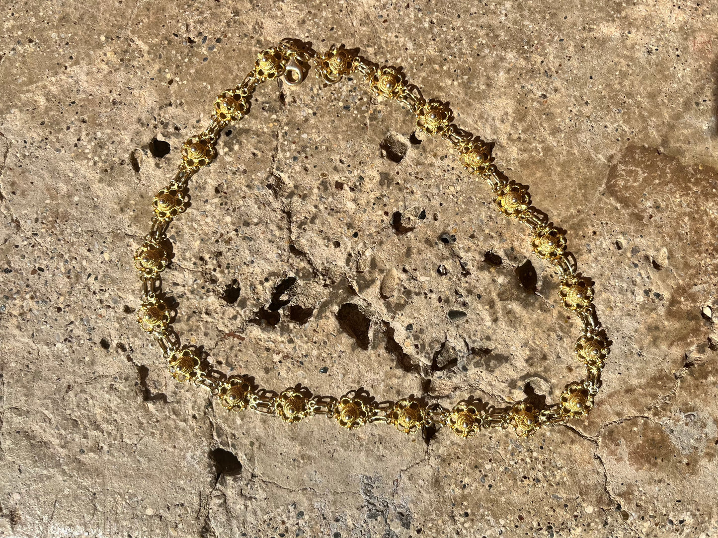 Flower lace gold necklace