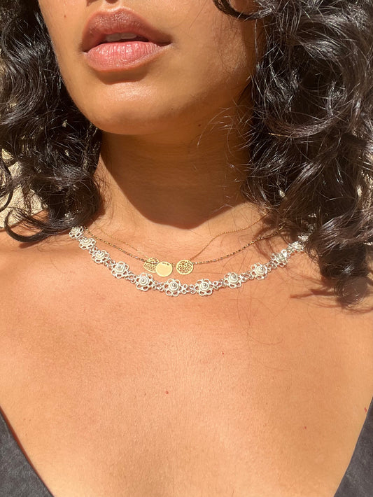 Flower lace necklace silver