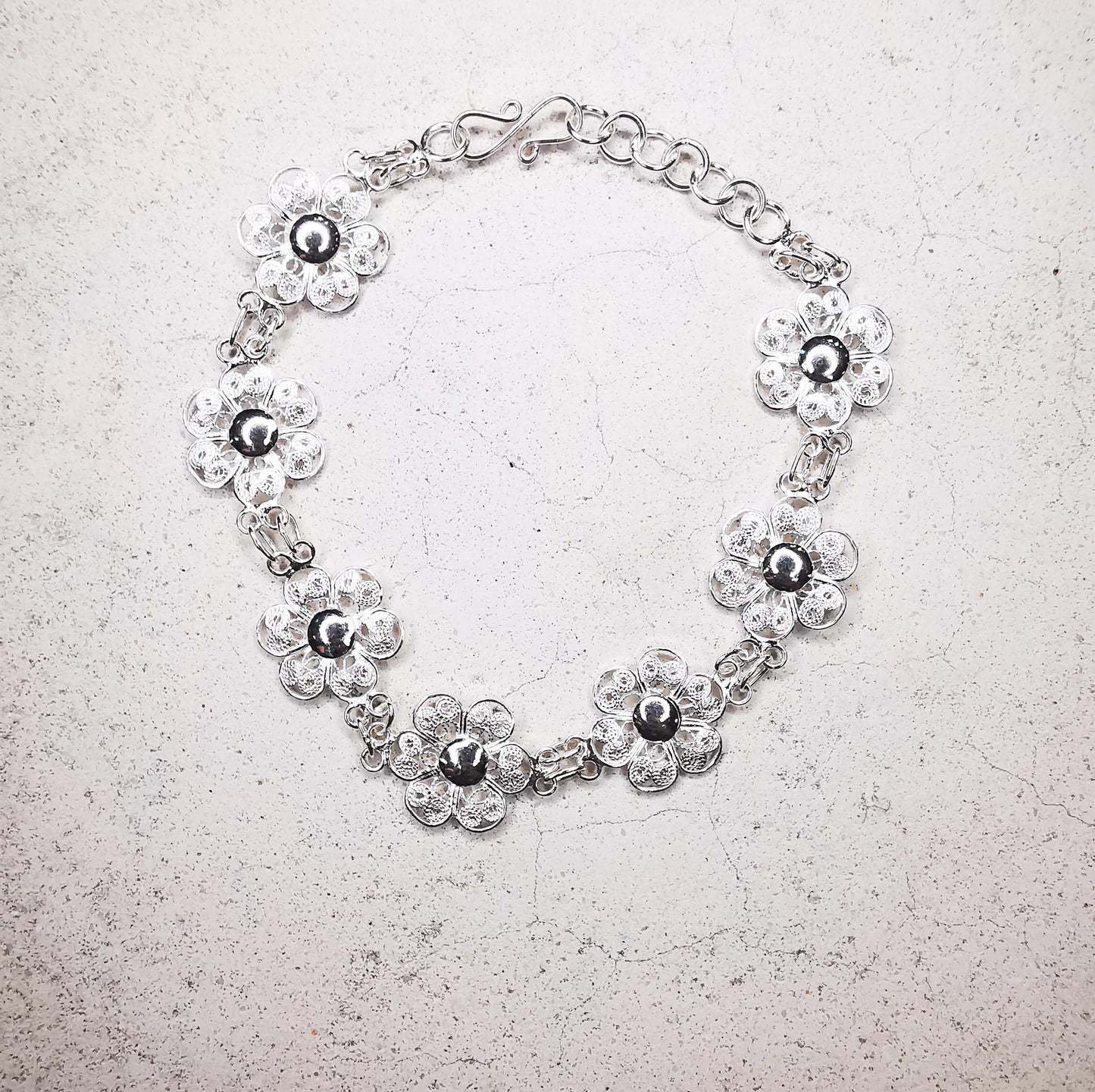 Bracelet with Flowers (Silver)